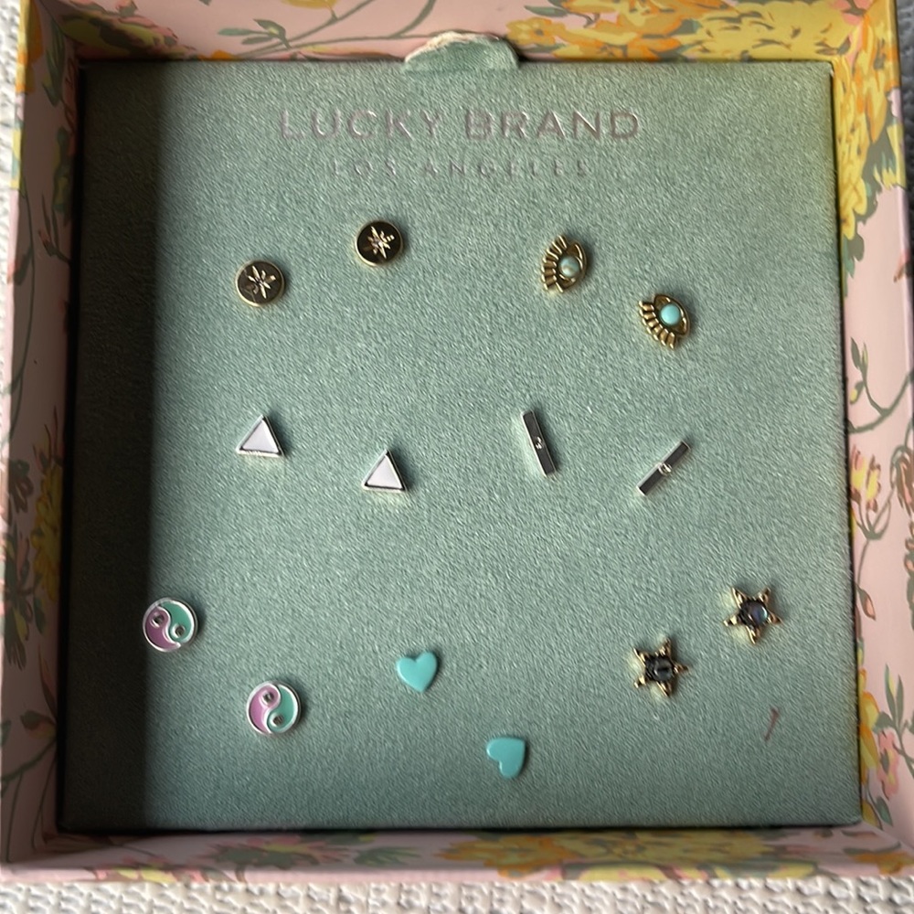 Lucky brand Earring .